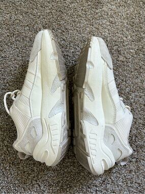Adidas Cream Sneakers • Size Men’s 9